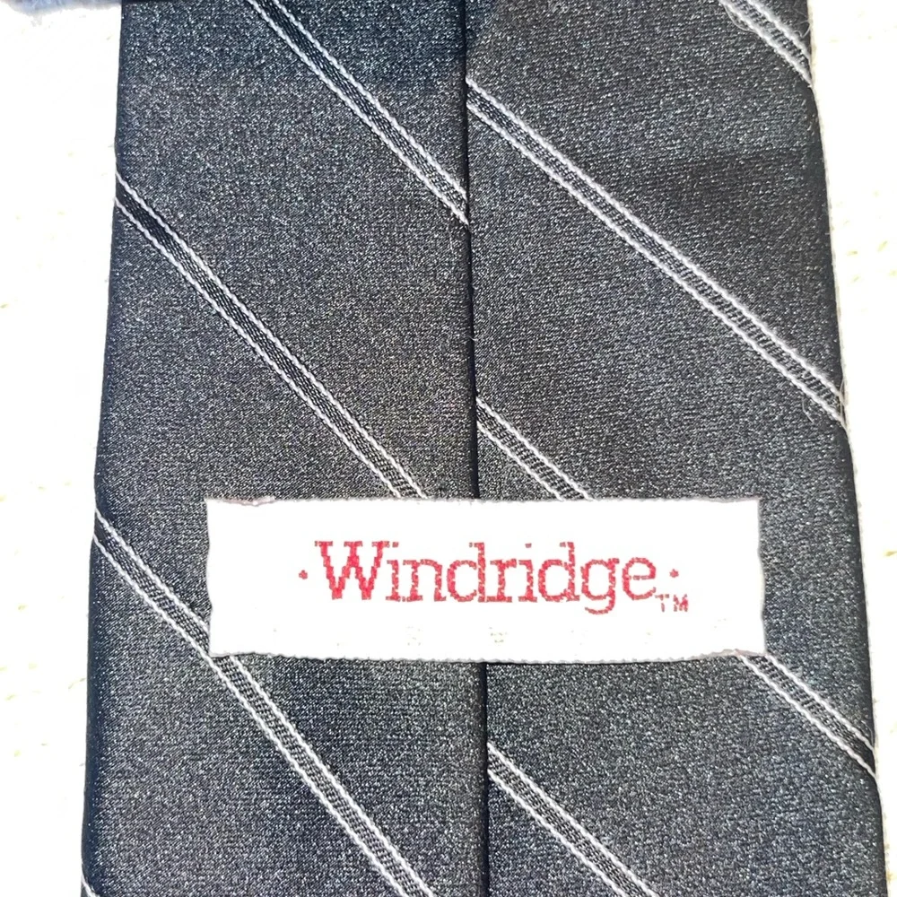 Classic Windridge Black Striped Tie